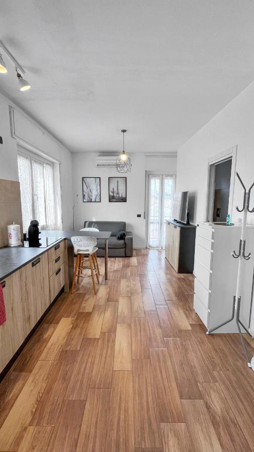 Apartmán Grazioso E Luminoso Bilocale A Bernareggio Carnate Exteriér fotografie